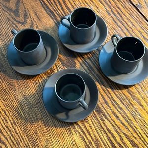 Adorable set of 4 cups and 4 saucers